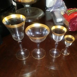 Gold rim glass set
